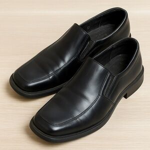Black Slip-On Loafers with Glossy Finish and Sturdy Sole